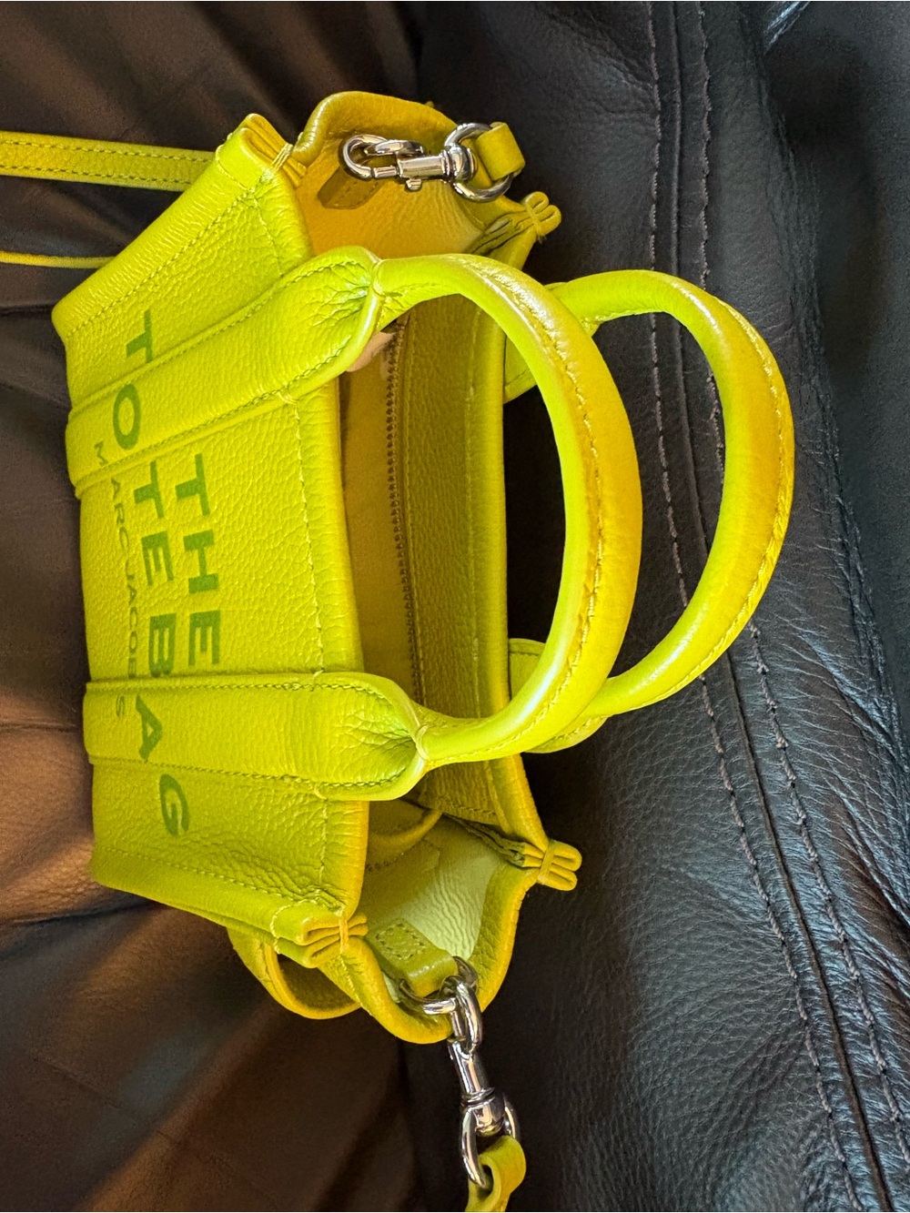 LIKE NEW*** Marc Jacobs The Tote Bag Mini in Neon Lime - Picture 3 of 6